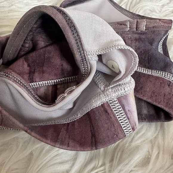Lululemon Flow Y Bra IV - Picture 6 of 6
